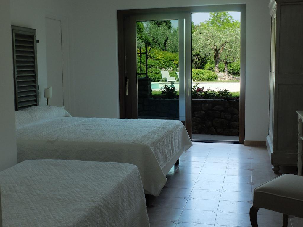 Garda & Golf Bed & Breakfast Caprino Veronese Room photo