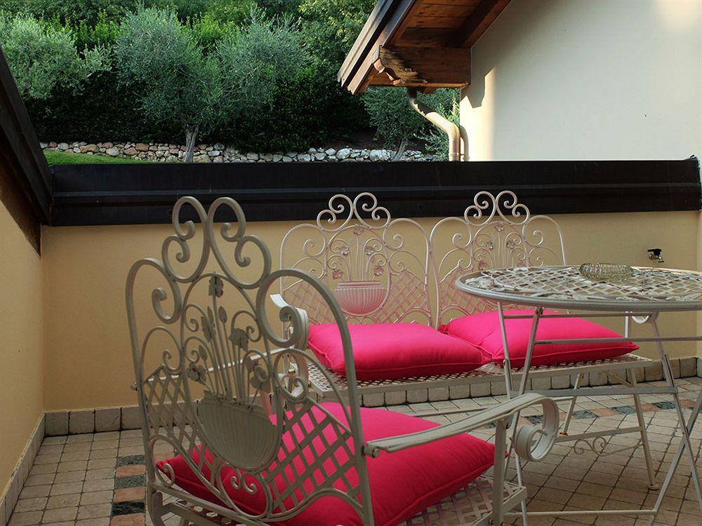 Garda & Golf Bed & Breakfast Caprino Veronese Exterior photo